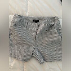 Ann Taylor sear sucker shorts - size 2
